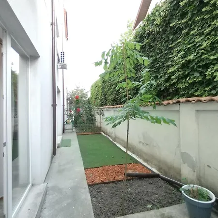 Kira Apartment Bucharest Exterior photo